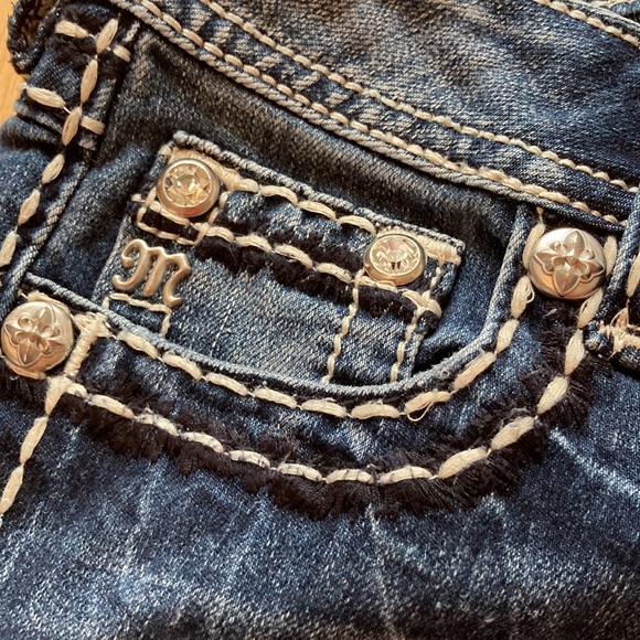 Miss Me Crop Jeans - Picture 4 of 13